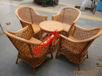 云南昆明金馬藤藝廠(chǎng) 專(zhuān)業(yè)批發(fā)各種藤椅家具與藤藝花架